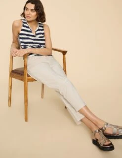 WHITE STUFF Charlie Mid Rise Straight Leg Cropped Jeans -Cyberjammies Store Charlie Mid Rise Straight Leg Cropped Jeans 4