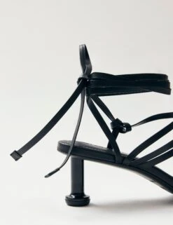 ALOHAS Curly Leather Kitten Heel Sandals -Cyberjammies Store Curly Leather Kitten Heel Sandals 3