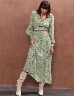 Ditsy Floral V-Neck Midaxi Waisted Dress