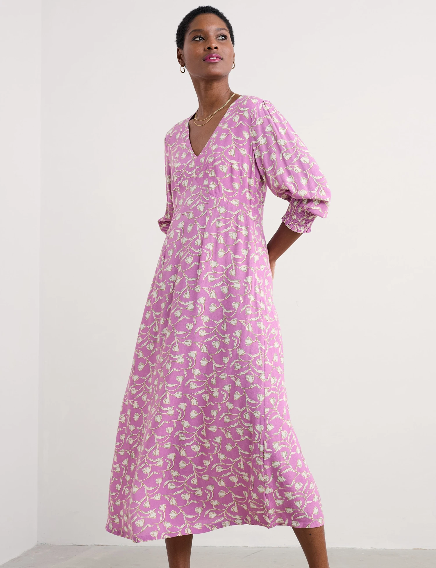 Floral V-Neck Blouson Sleeve Midaxi Waisted Dress 3 Floral V-Neck Blouson Sleeve Midaxi Waisted Dress - Image 3