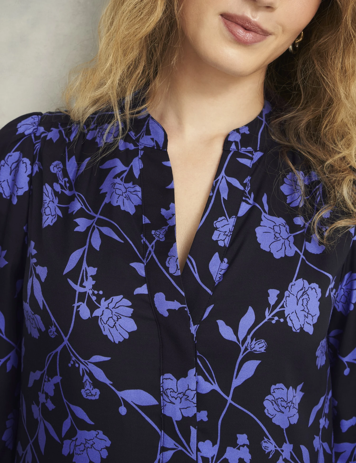 Floral V-Neck Knee Length Shift Dress 3 Floral V-Neck Knee Length Shift Dress - Image 3