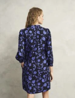 Floral V-Neck Knee Length Shift Dress 21 Floral V-Neck Knee Length Shift Dress -Cyberjammies Store Floral V Neck Knee Length Shift Dress 3