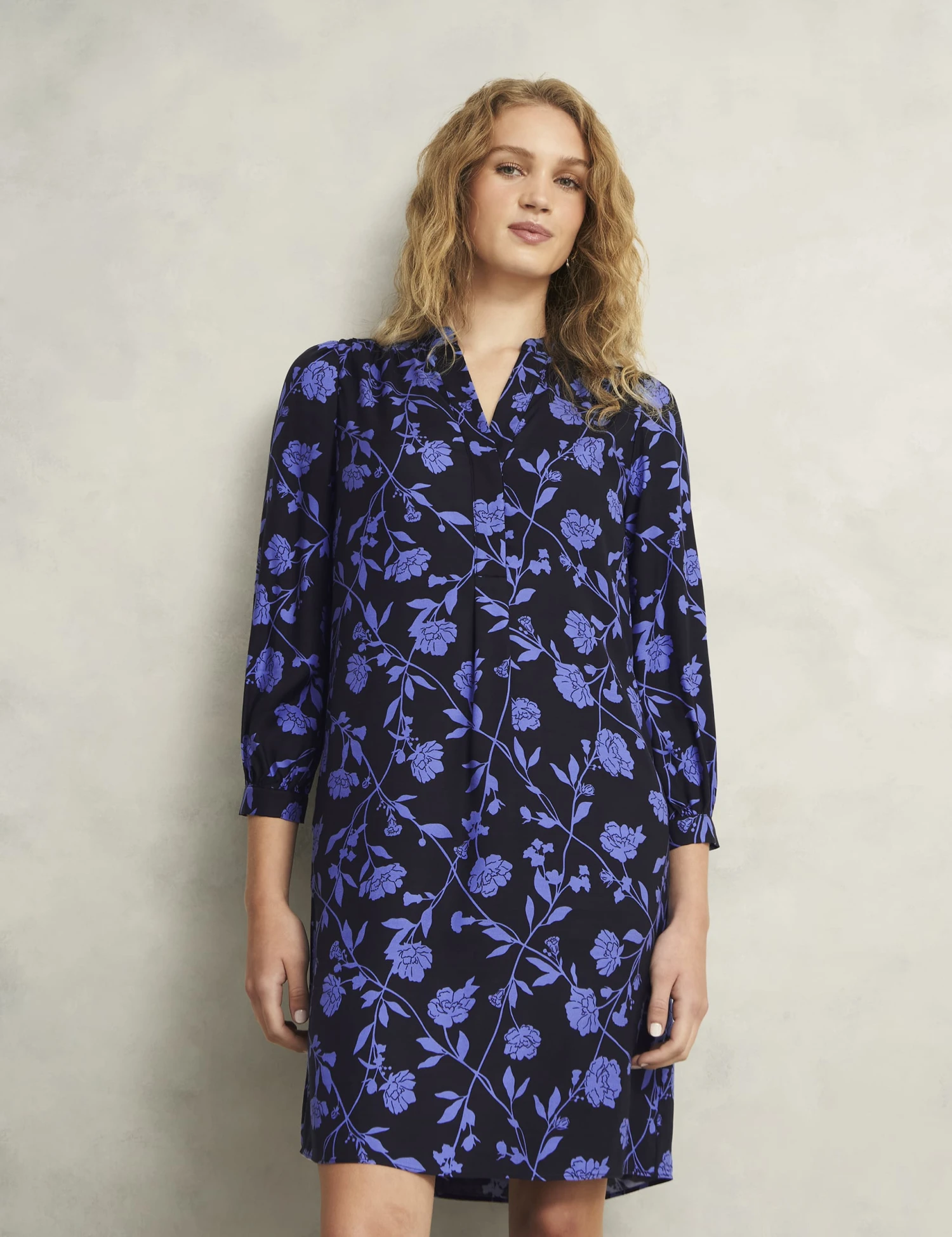 Floral V-Neck Knee Length Shift Dress 5 Floral V-Neck Knee Length Shift Dress - Image 5