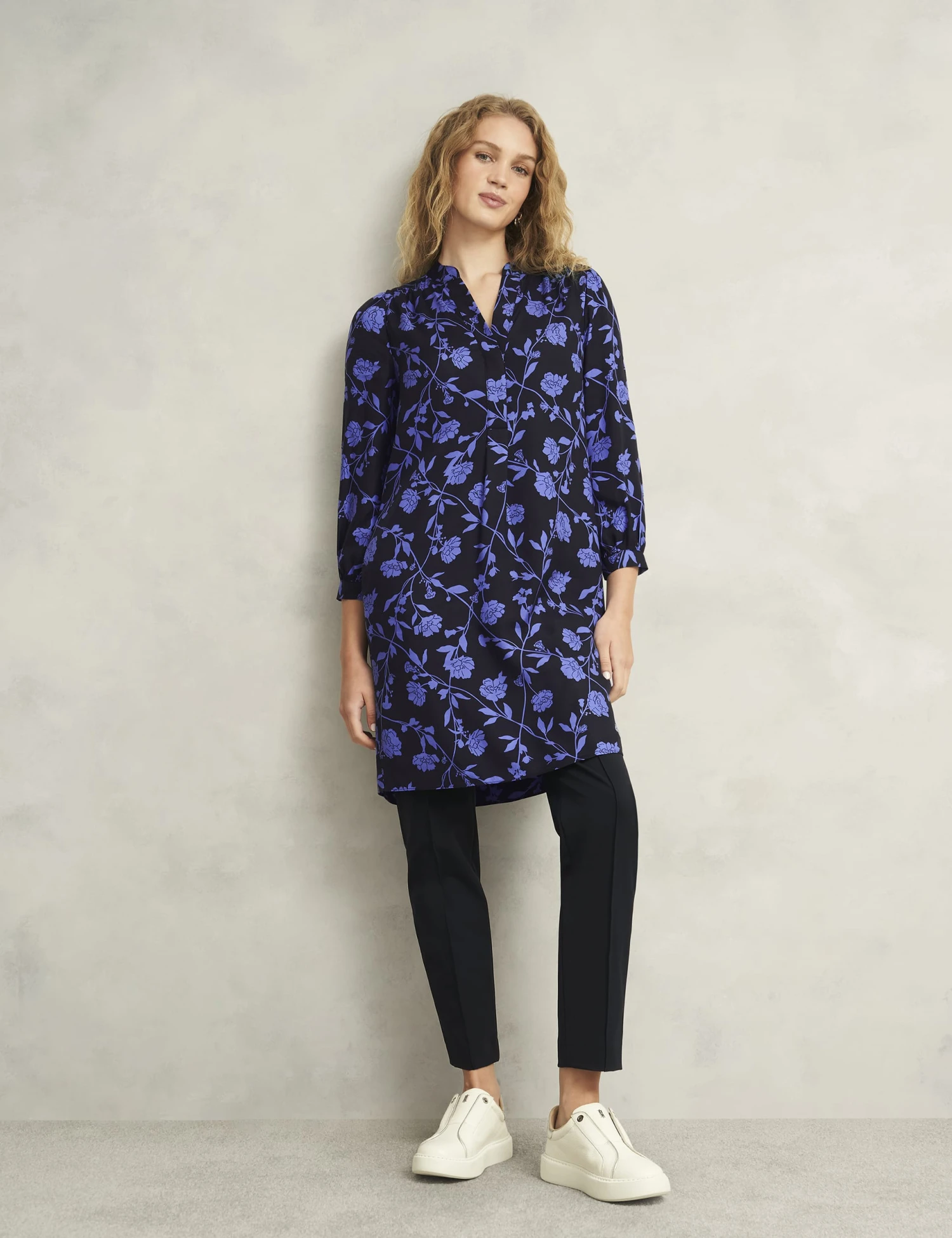 Floral V-Neck Knee Length Shift Dress 7 Floral V-Neck Knee Length Shift Dress - Image 7