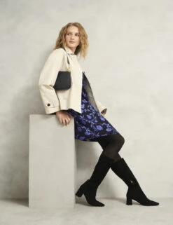 Floral V-Neck Knee Length Shift Dress 25 Floral V-Neck Knee Length Shift Dress -Cyberjammies Store Floral V Neck Knee Length Shift Dress 7