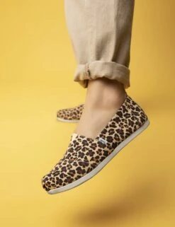 Toms Canvas Animal Print Espadrilles -Cyberjammies Store MS 10 T82 8020S L4 X EC 5