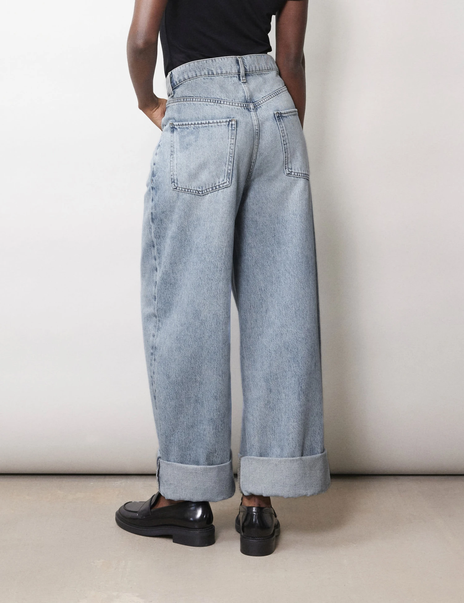 Mid Rise Wide Leg Turn Up Jeans 3 Mid Rise Wide Leg Turn Up Jeans - Image 3