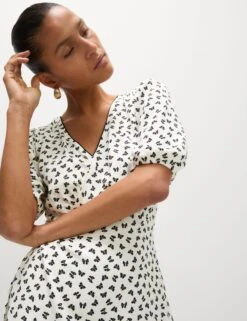 Printed V-Neck Puff Sleeve Midi Tea Dress -Cyberjammies Store Printed V Neck Puff Sleeve Midi Tea Dress 2