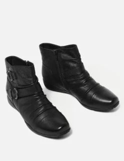 Wide Fit Leather Buckle Ruched Ankle Boots -Cyberjammies Store SD 01 T02 6349W Y0 X EC 1
