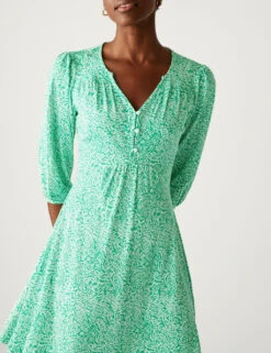 Jersey Printed V-Neck Waisted Dress