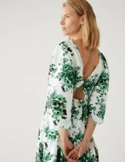 Floral V-Neck Midaxi Tiered Dress -Cyberjammies Store SD 01 T69 1699 Y8 X EC 1