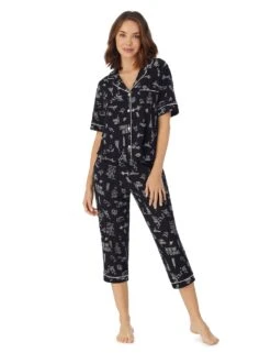 DKNY Cotton Rich Printed Cropped Pyjama Set -Cyberjammies Store SD 10 T13 5076 Y4 X EC 3