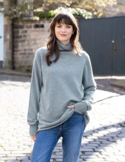 Celtic & Co. Pure Wool Roll Neck Jumper 11 Celtic & Co. Pure Wool Roll Neck Jumper -Cyberjammies Store SD 10 T83 2647W E0 X EC 2