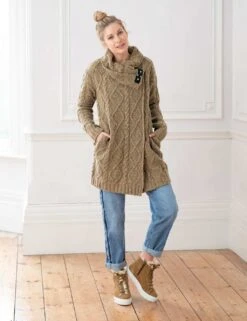 Celtic & Co. Pure Wool Cable Knit Longline Cardigan 12 Celtic & Co. Pure Wool Cable Knit Longline Cardigan -Cyberjammies Store SD 10 T83 2811 N0 X EC 4