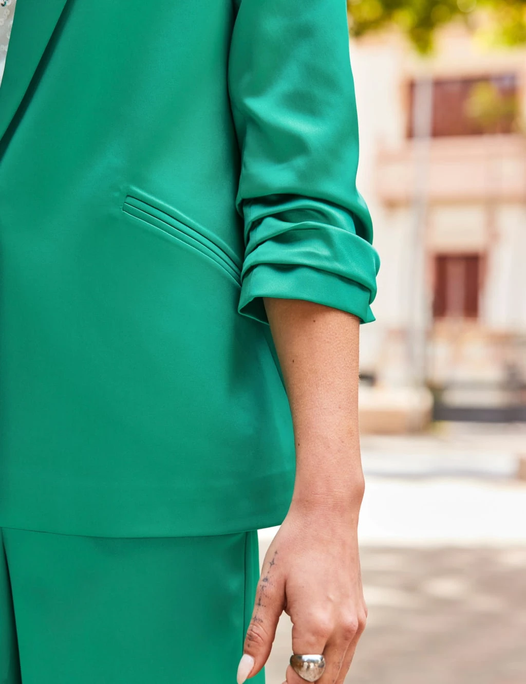 Satin Relaxed Single Breasted Blazer 4 Satin Relaxed Single Breasted Blazer - Image 4