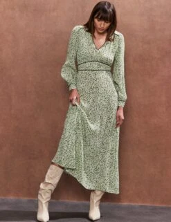 Ditsy Floral V-Neck Midaxi Waisted Dress -Cyberjammies Store ditsy floral v neck midaxi waisted dress 7