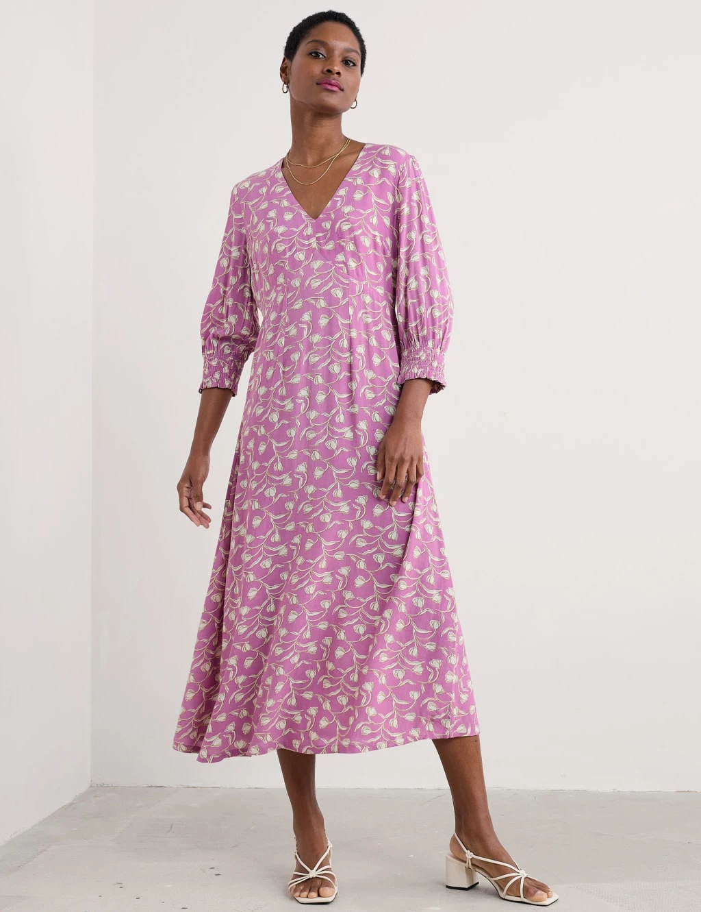 Floral V-Neck Blouson Sleeve Midaxi Waisted Dress 5 Floral V-Neck Blouson Sleeve Midaxi Waisted Dress - Image 5