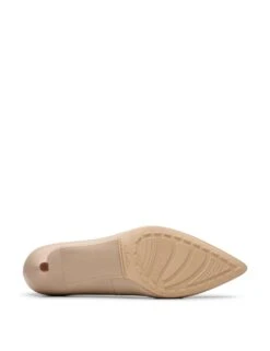 Clarks Leather Kitten Heel Pointed Court Shoes -Cyberjammies Store leather kitten heel pointed court shoes 10