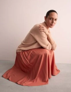 Jaeger Pure Cashmere Crew Neck Relaxed Jumper -Cyberjammies Store pure cashmere crew neck relaxed jumper 18