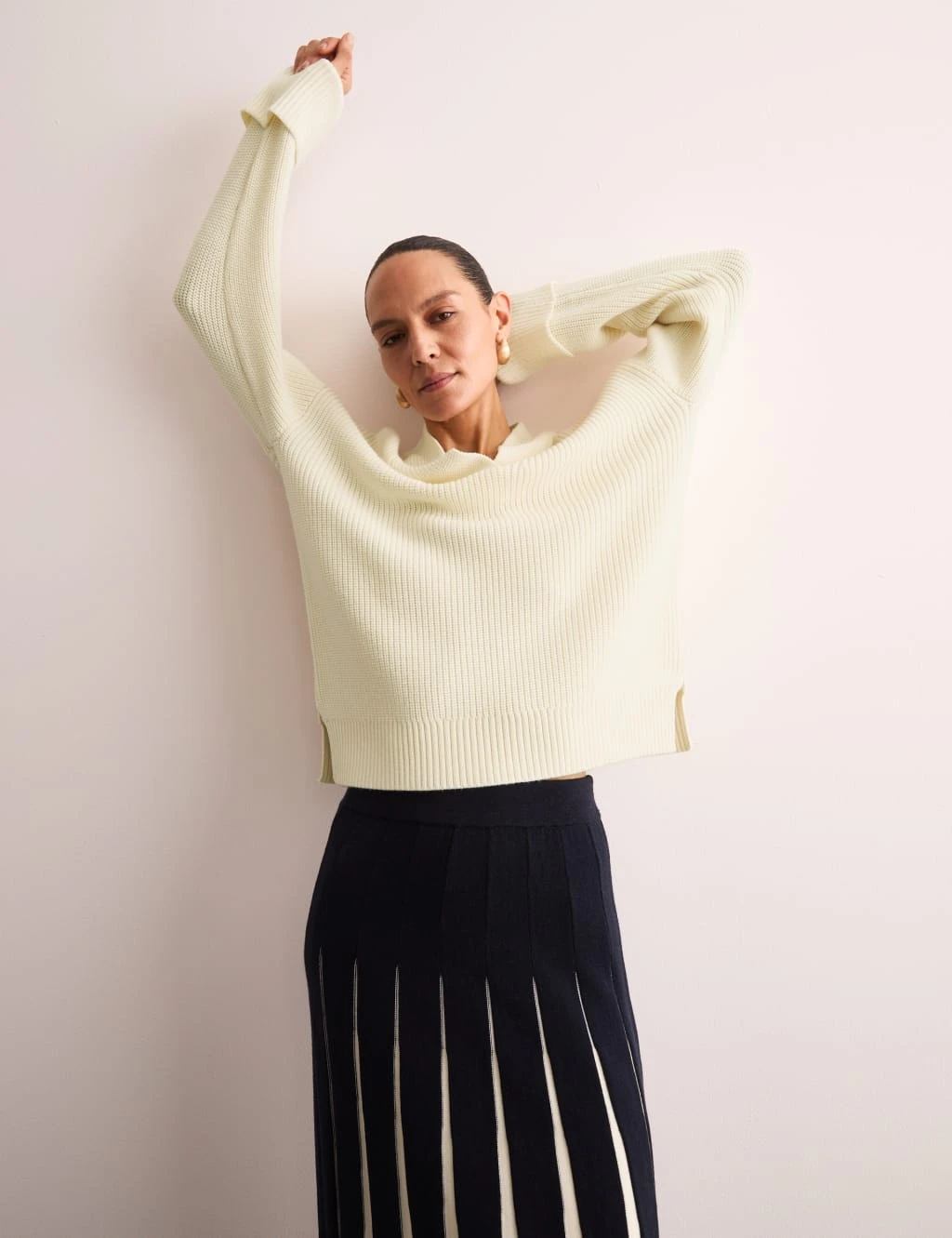 Jaeger Pure Merino Wool V-Neck Relaxed Jumper 13 Jaeger Pure Merino Wool V-Neck Relaxed Jumper - Image 13